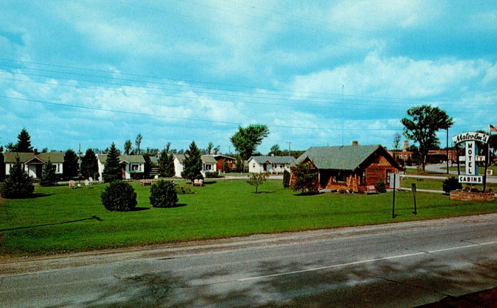 The Cedars Motel and Cabins (Malcoms Motel) - Vintage Postcard (newer photo)